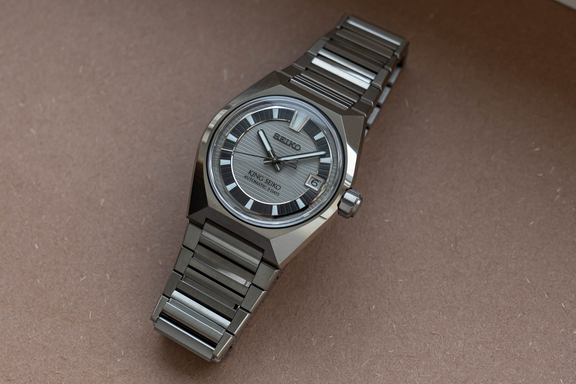 king-seiko-vanac-titanium-2026-5.jpg